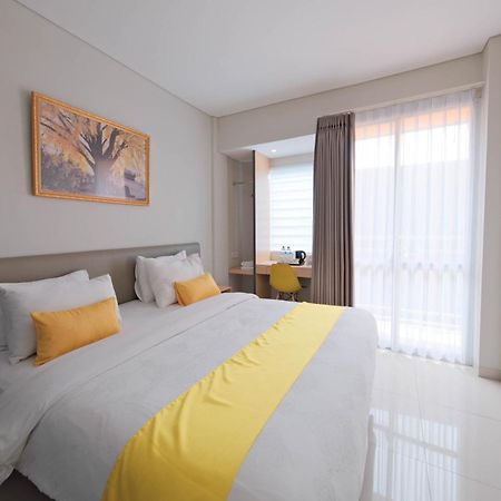 S101 Hotels Semarang Bagian luar foto