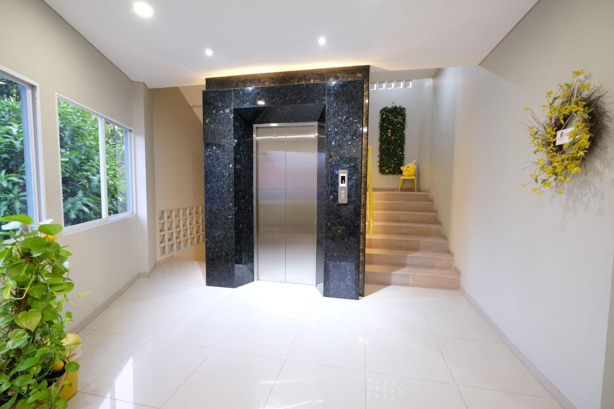 S101 Hotels Semarang Bagian luar foto