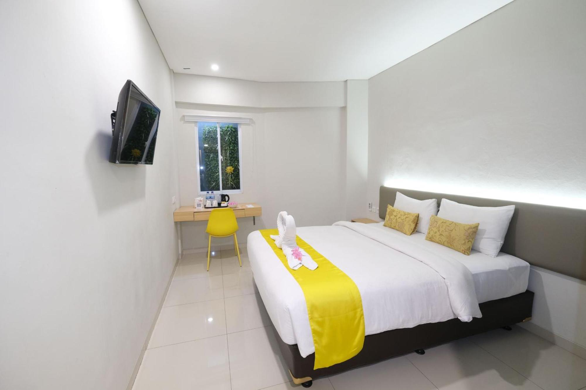 S101 Hotels Semarang Bagian luar foto
